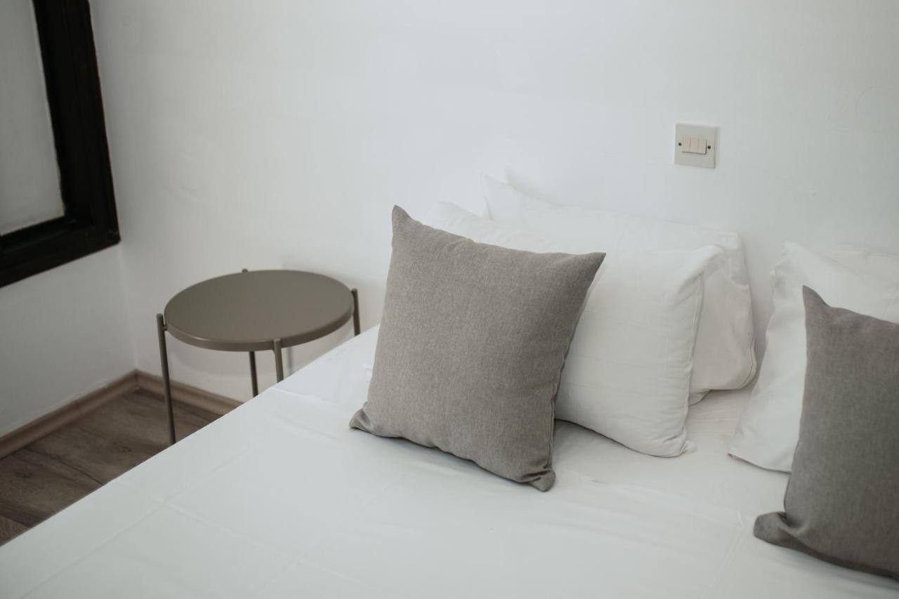 Ovis Hotel Apartments Ayia Napa Bagian luar foto