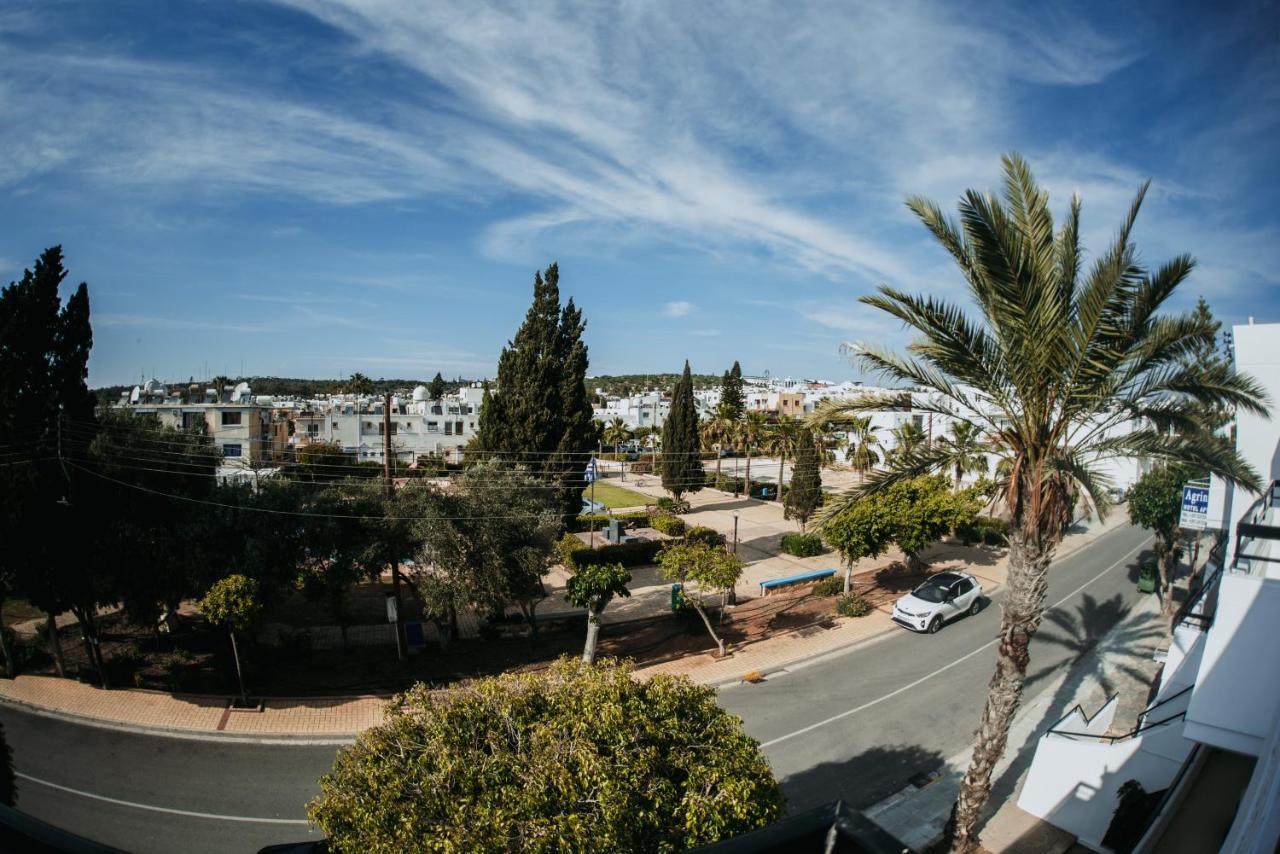 Ovis Hotel Apartments Ayia Napa Bagian luar foto