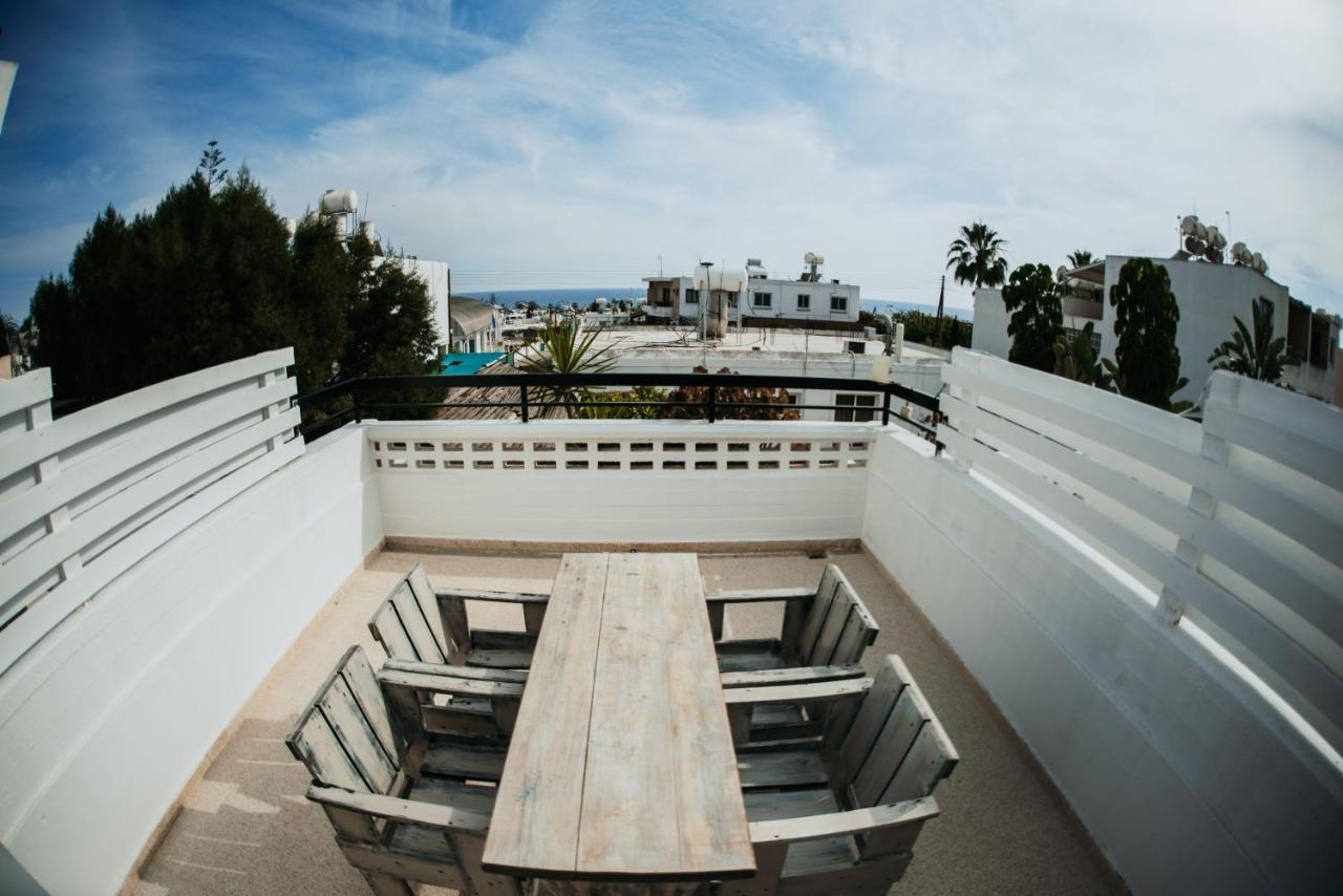 Ovis Hotel Apartments Ayia Napa Bagian luar foto