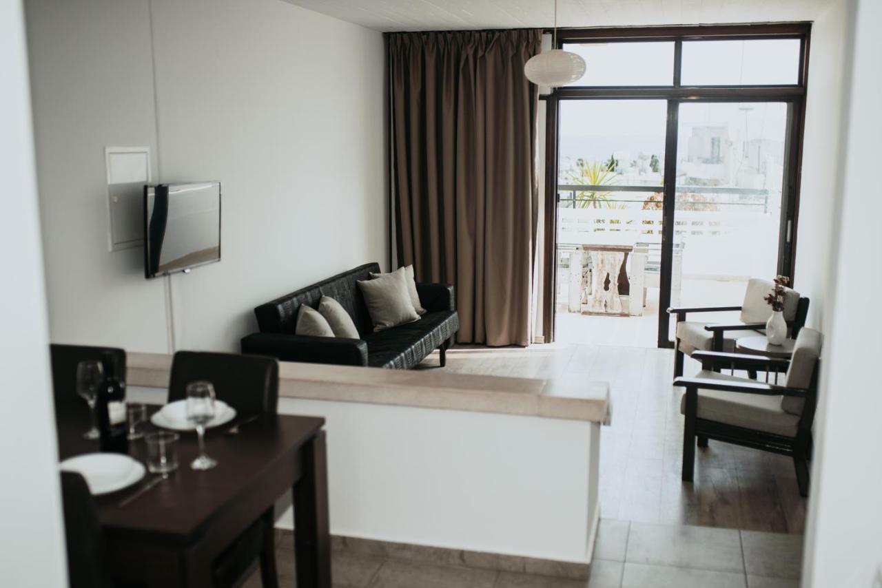 Ovis Hotel Apartments Ayia Napa Bagian luar foto