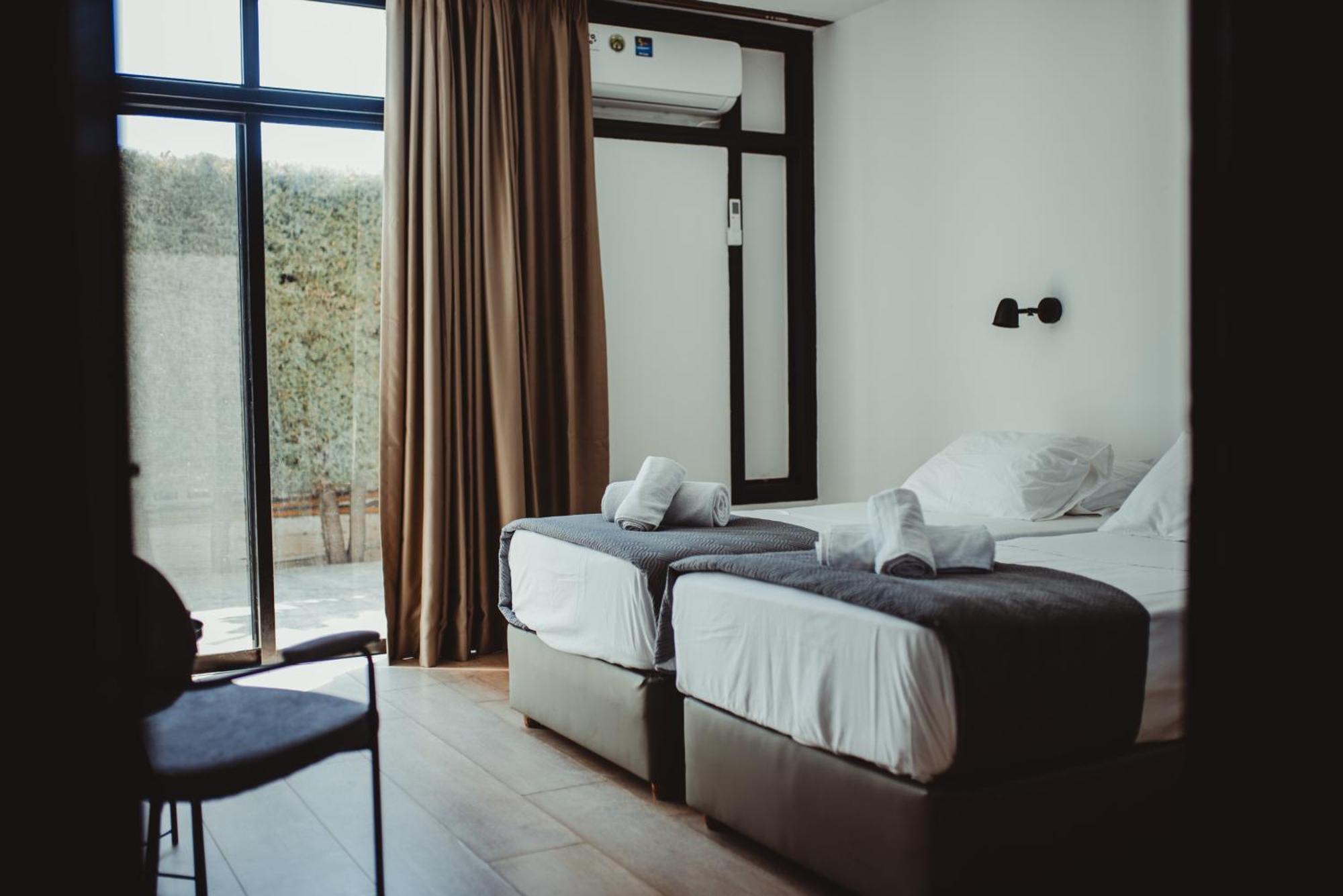 Ovis Hotel Apartments Ayia Napa Bagian luar foto