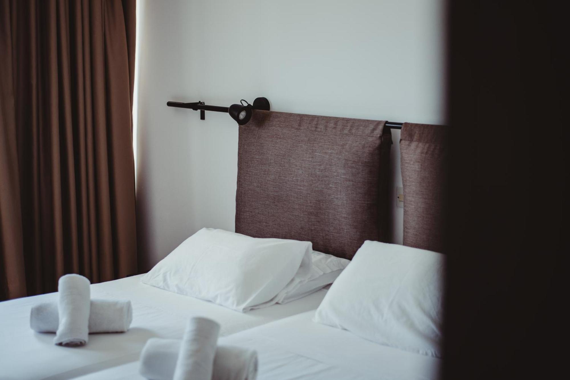 Ovis Hotel Apartments Ayia Napa Bagian luar foto