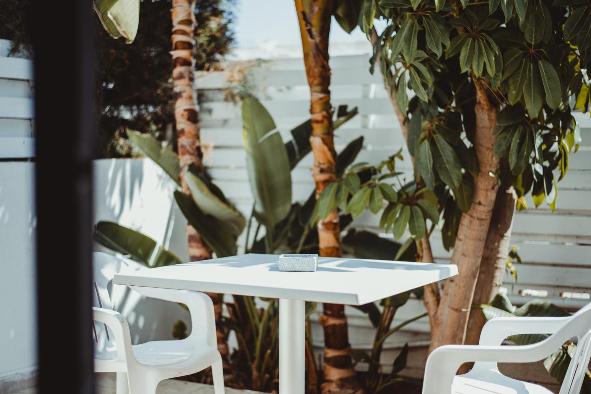 Ovis Hotel Apartments Ayia Napa Bagian luar foto